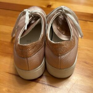 Karino sneaker shoes in Shimmering metallic rose Gold. Size 5.5M. Very good